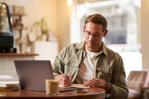 Le freelancing : une opportunité pour les cadres en transition de carrière